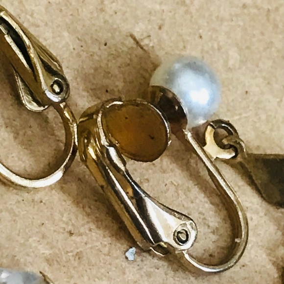 Lot of 3 Vintage Pearl Rhinestone Moonglow Clip-On Earrings Dangle Cluster - Picture 9 of 11